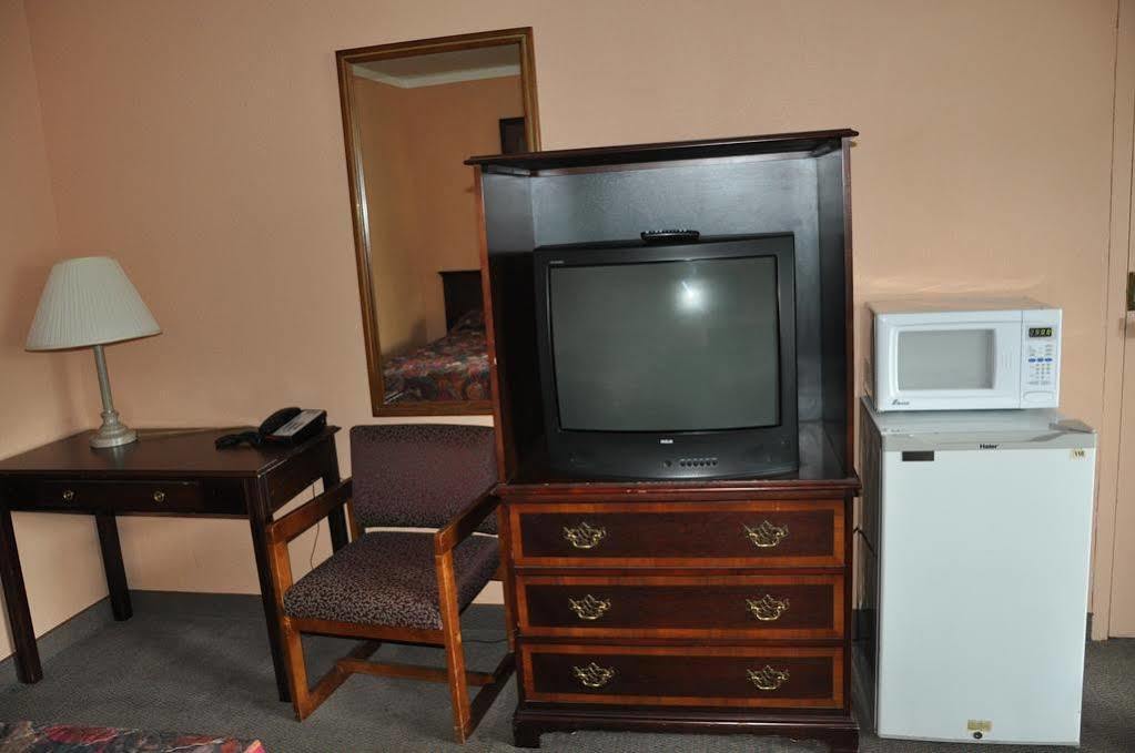 Heritage Inn Springdale Bagian luar foto
