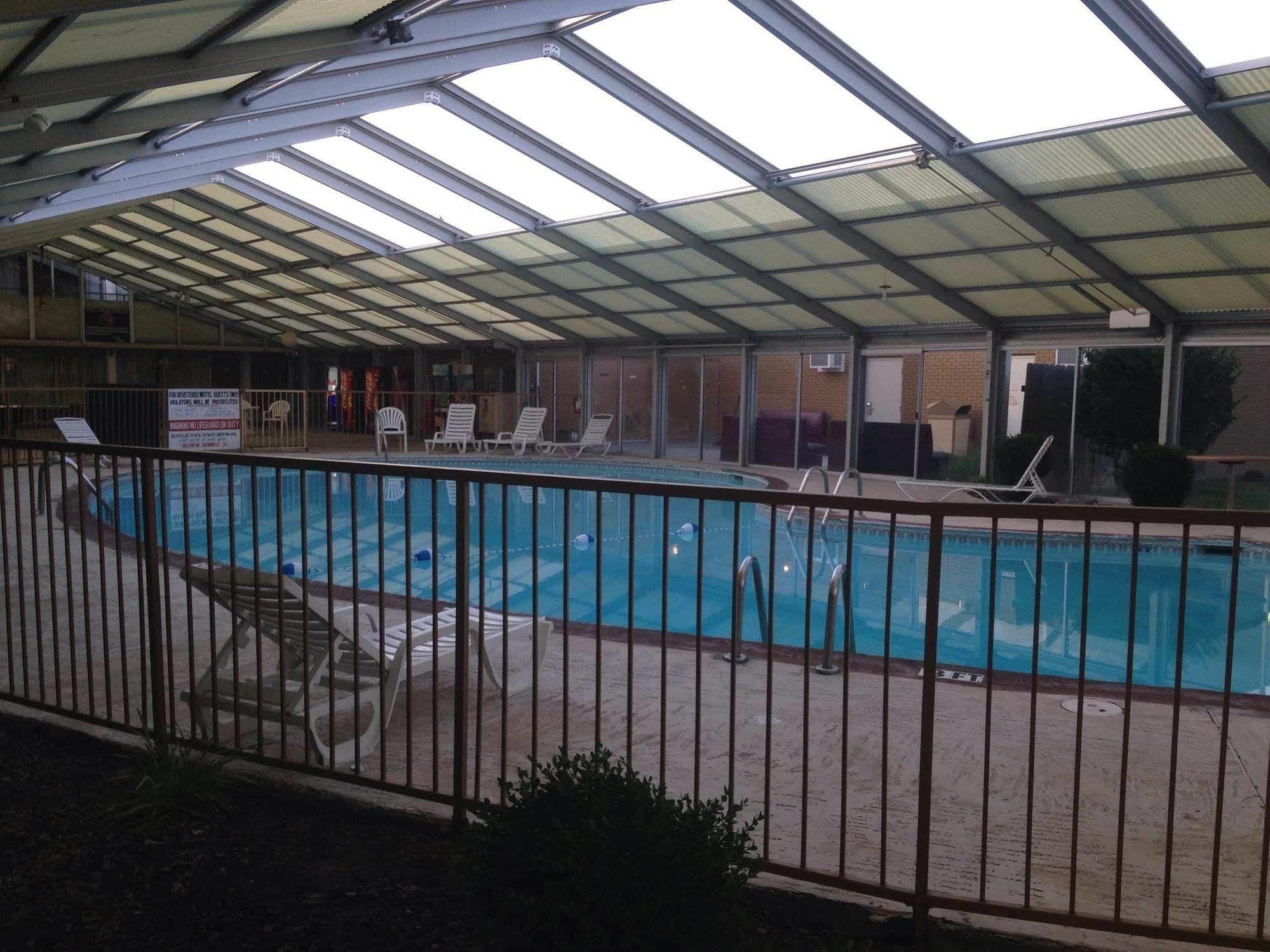 Heritage Inn Springdale Bagian luar foto