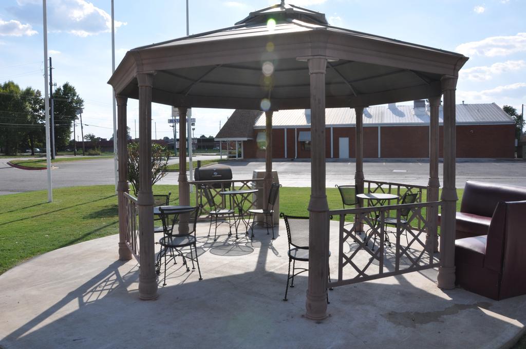 Heritage Inn Springdale Bagian luar foto