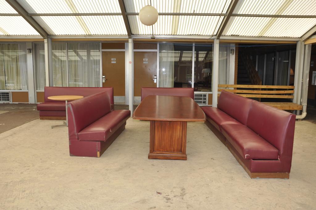 Heritage Inn Springdale Bagian luar foto
